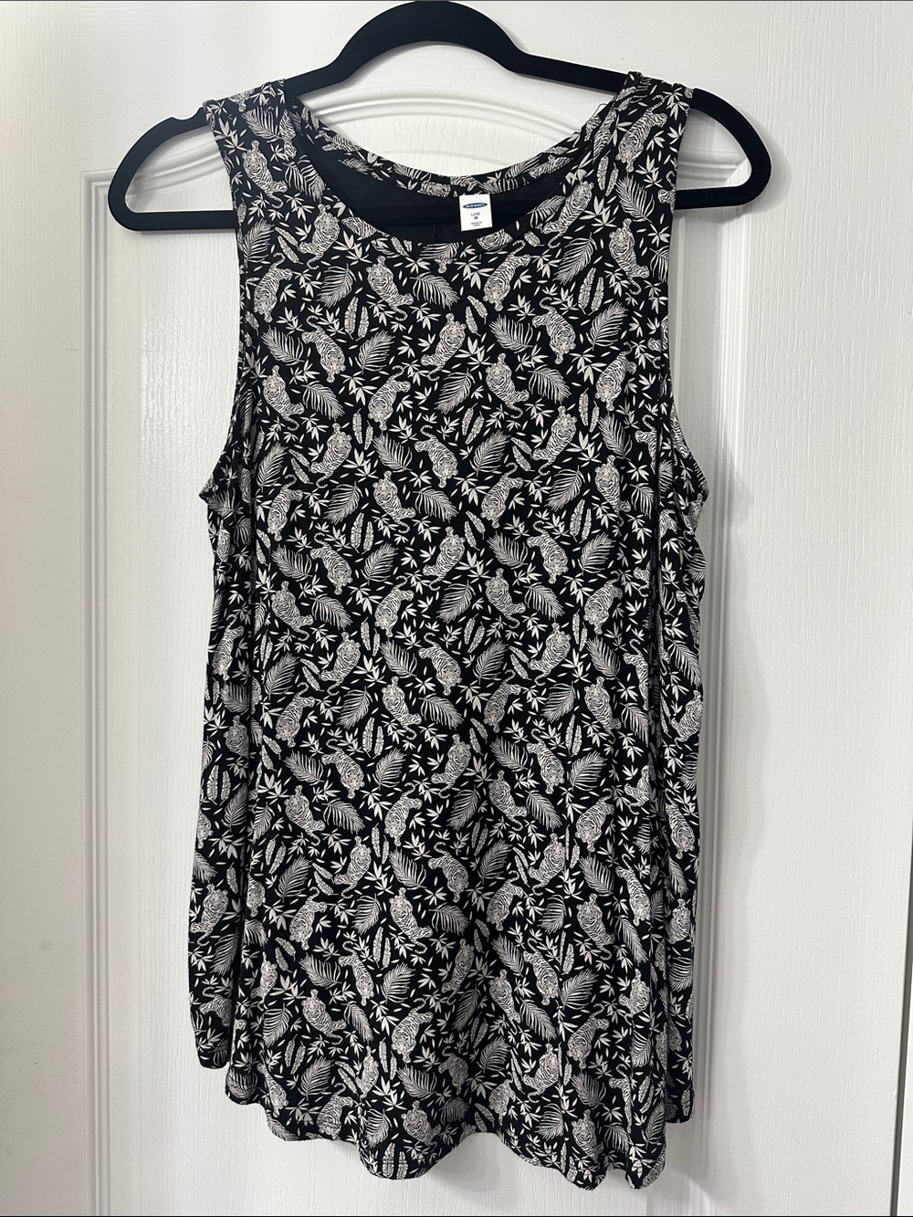 Old Navy Black & White Tropical Print Sleeveless Tank Top